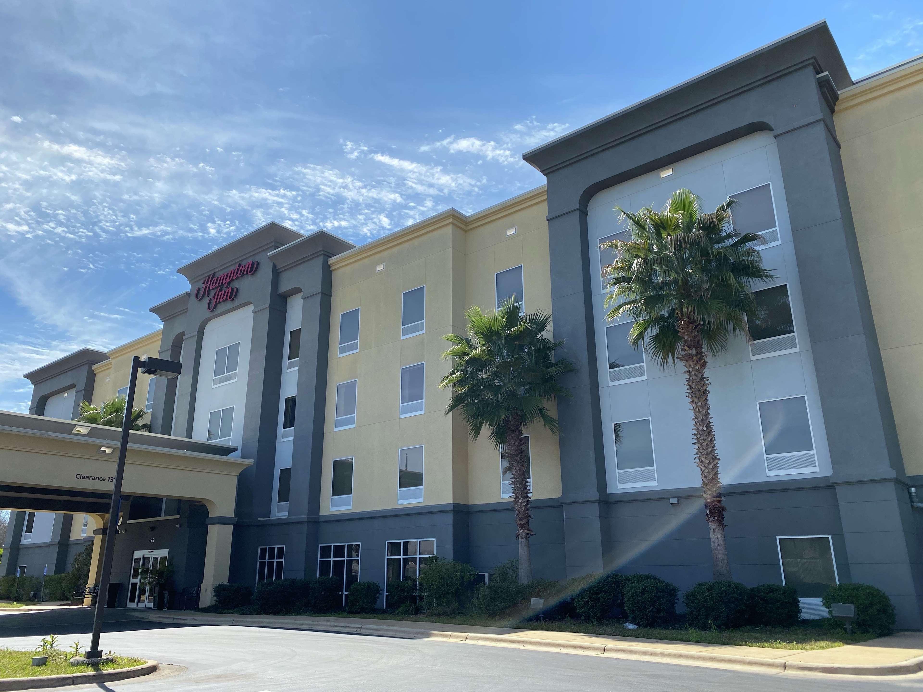 Hampton Inn By Hilton Leesville Fort Johnson Exterior photo